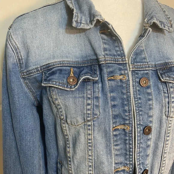 Bullhead button down jean jacket - size L - Picture 2 of 5